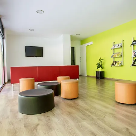 Residencia Universitaria Resa Lesseps 바르셀로나